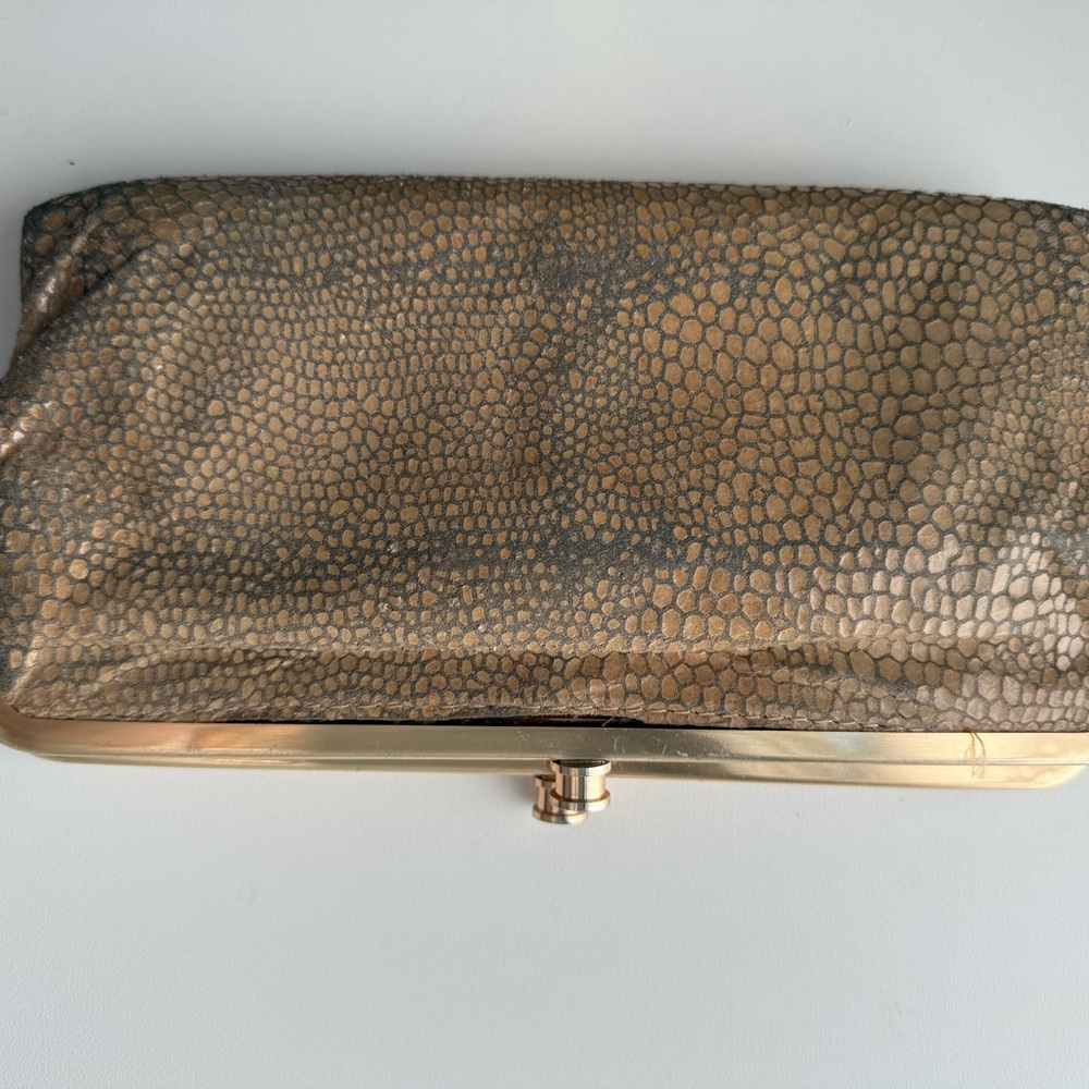 Chic Gold Textured Clutch - Picture 2 of 6